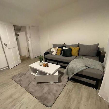 Comfortable 2 Bedroom On Tower Bridge Лондон Екстер'єр фото