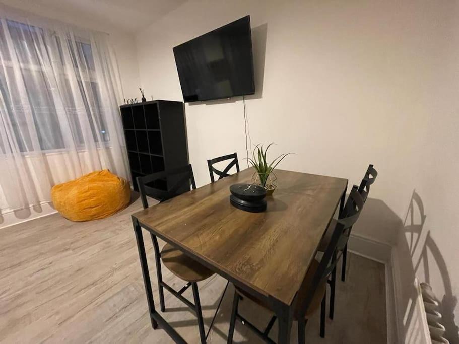 Comfortable 2 Bedroom On Tower Bridge Лондон Екстер'єр фото